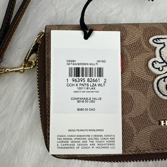 Coach X Peanuts Long Zip Around Wallet In Sig Canvas W/ Patches CBM91 Snoopy Tan - Picture 4 of 5